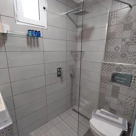 Celeste Deluxe Apartahotel